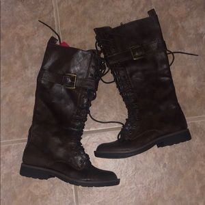 Lace up winter boots!